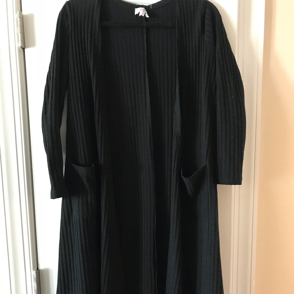 Small Lularoe black ribbed Sarah -EUC!